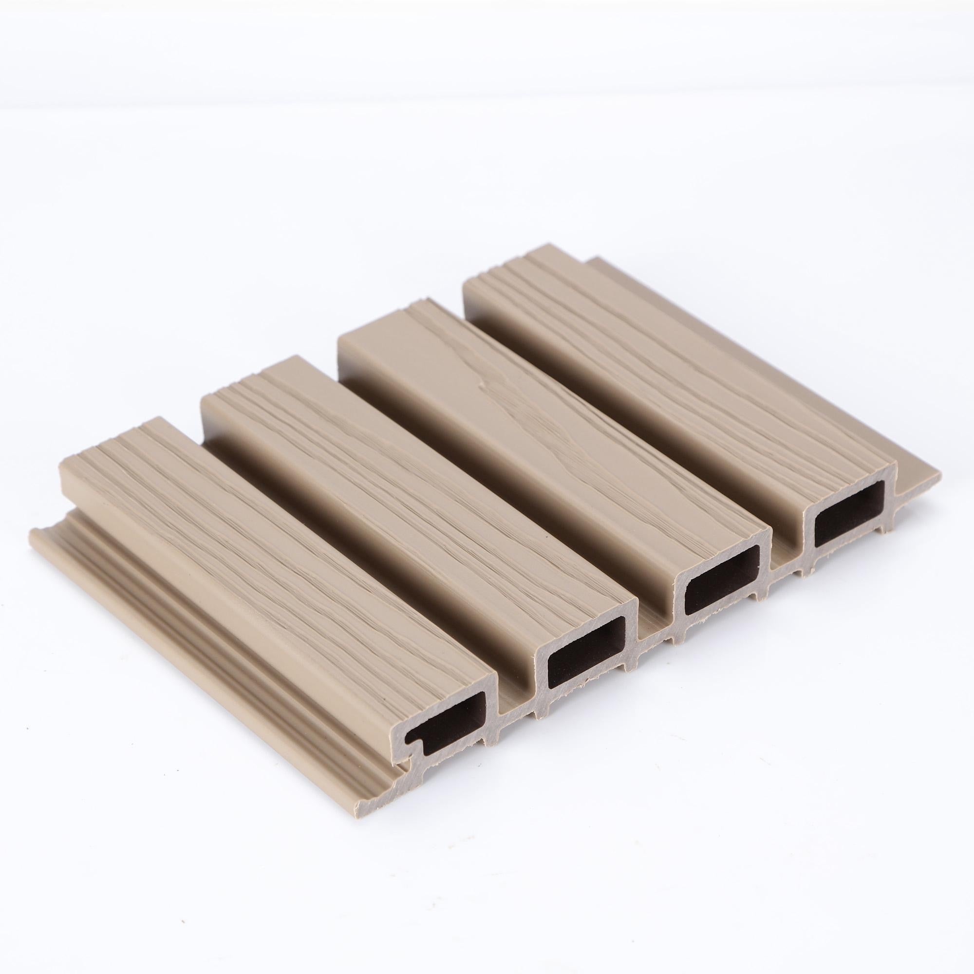 Composiet Gevelbekleding - Lattenwand Wandpanelen - 3D nerf - 290 x 22 cm - Japandi Beige