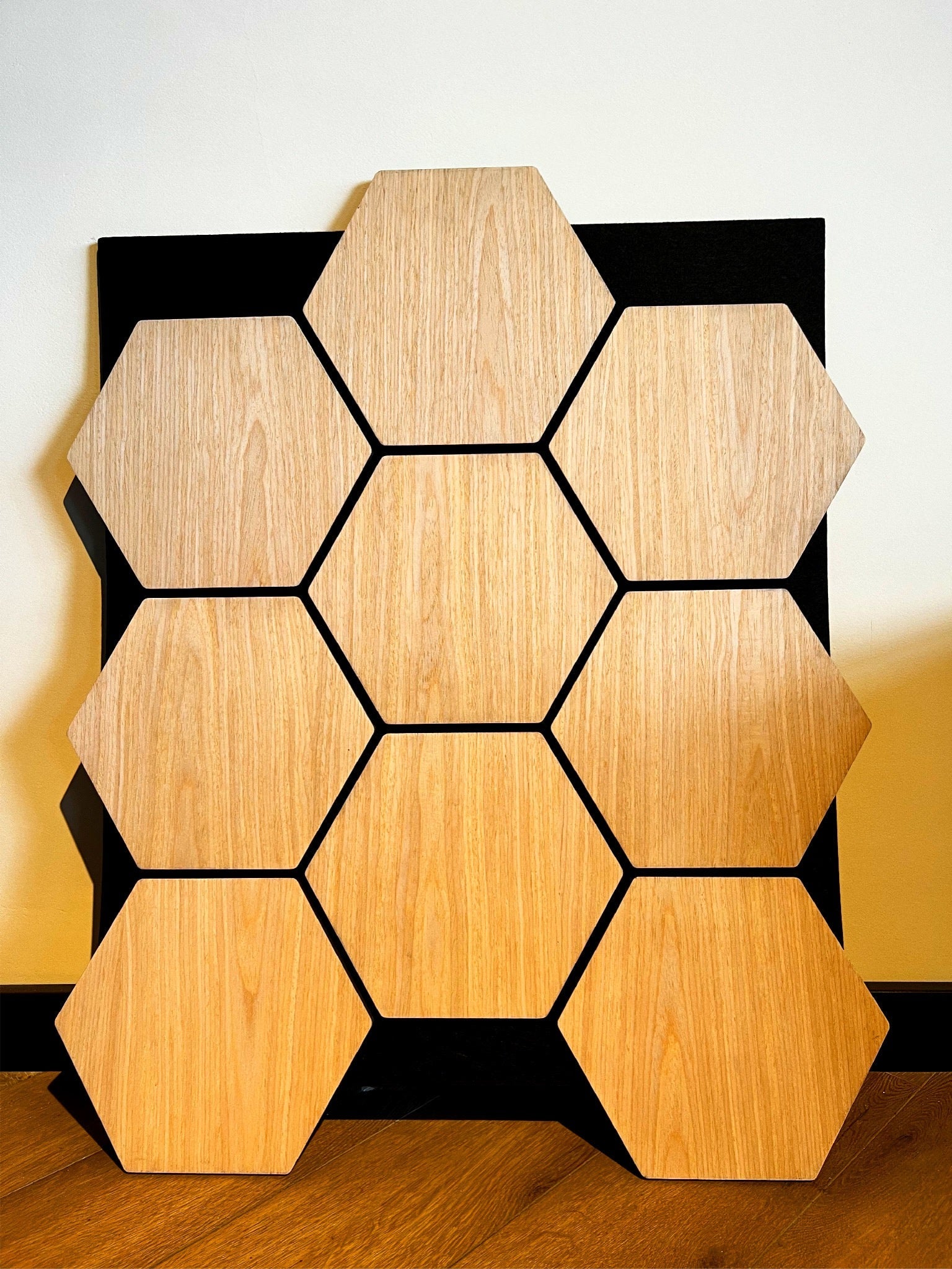 Hexagon – Akoestische wandpaneel - Rustiek Eiken 80 x 65 x 2cm