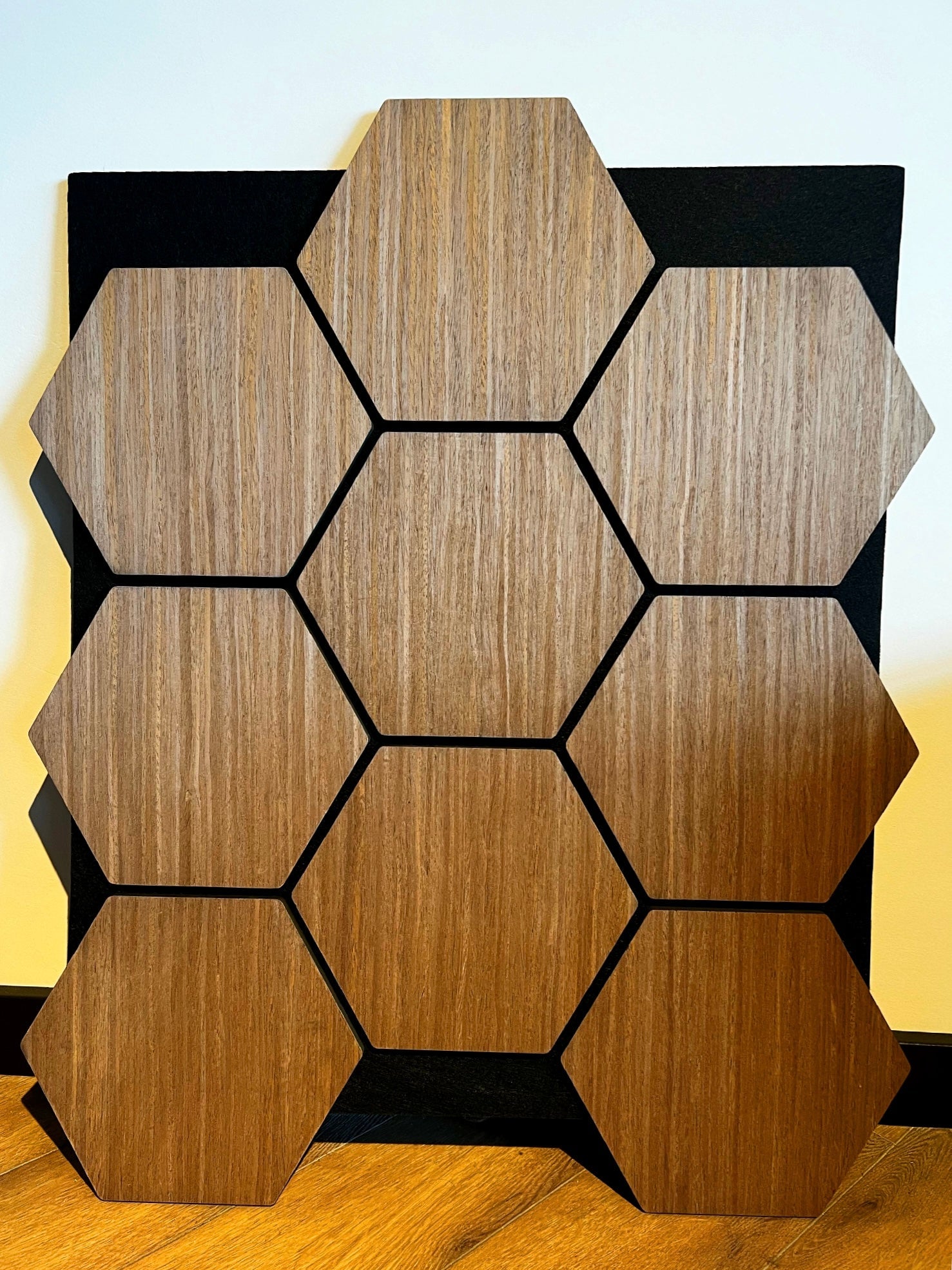 Hexagon – Akoestische wandpaneel - Walnoot Eiken 80 x 65 x 2cm